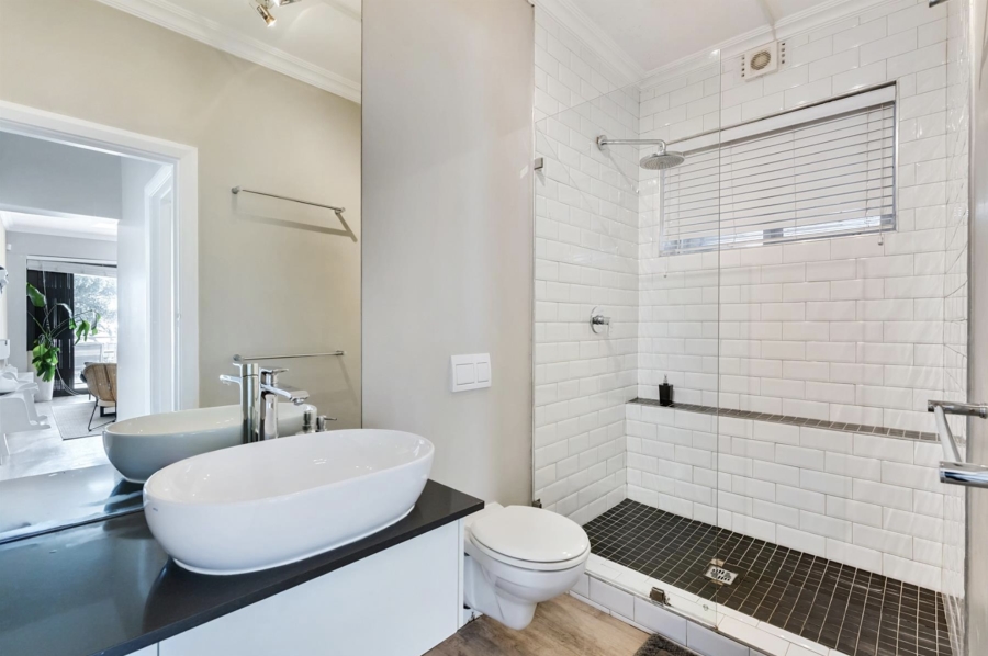 2 Bedroom Property for Sale in Sea Point Western Cape